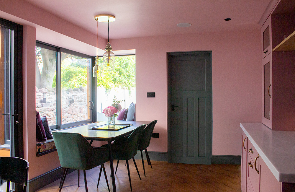 A photo of one of our kitchen designs with plenty of space around the table and chairs